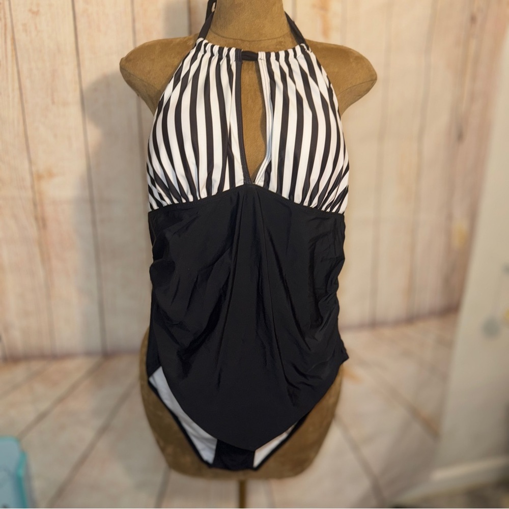 NWT Black and White Striped Tie Halter Women's One Piece Swimsuit-Aqua Eve 20W - Picture 1 of 4